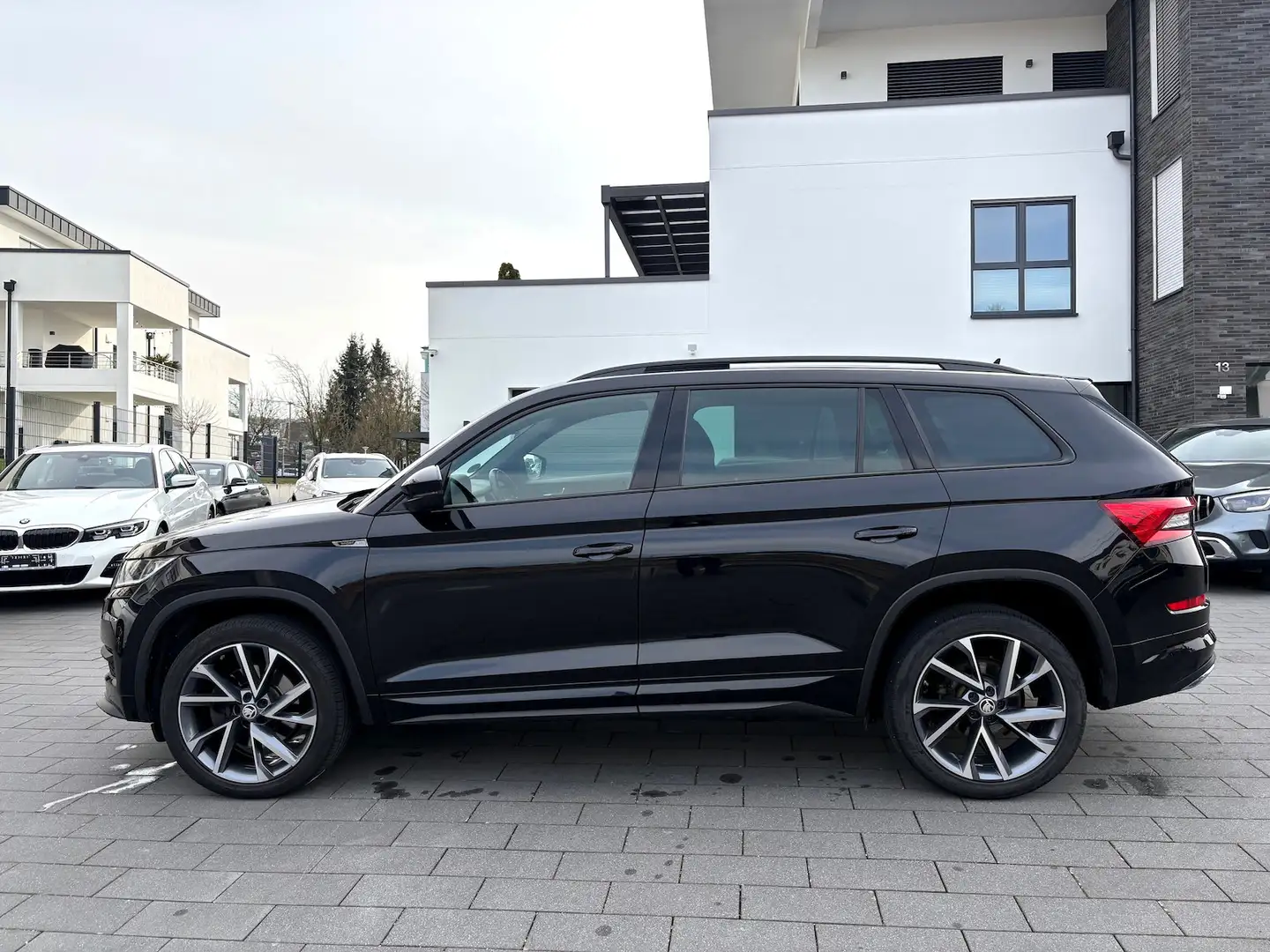 Skoda Kodiaq 2.0 TDI DSG 4x4 Sportline LED ACC 1.HAND Noir - 2