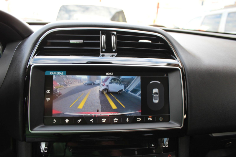 Jaguar F-Pace 20d AWD Ingenium Edition Automatik — photo 15