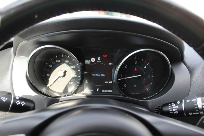 Jaguar F-Pace 20d AWD Ingenium Edition Automatik — photo 10