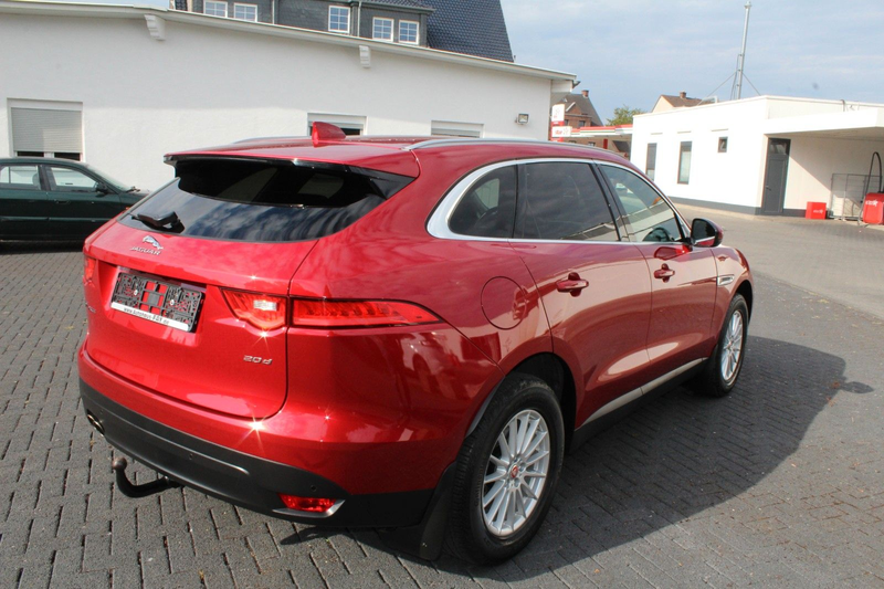 Jaguar F-Pace 20d AWD Ingenium Edition Automatik — photo 5