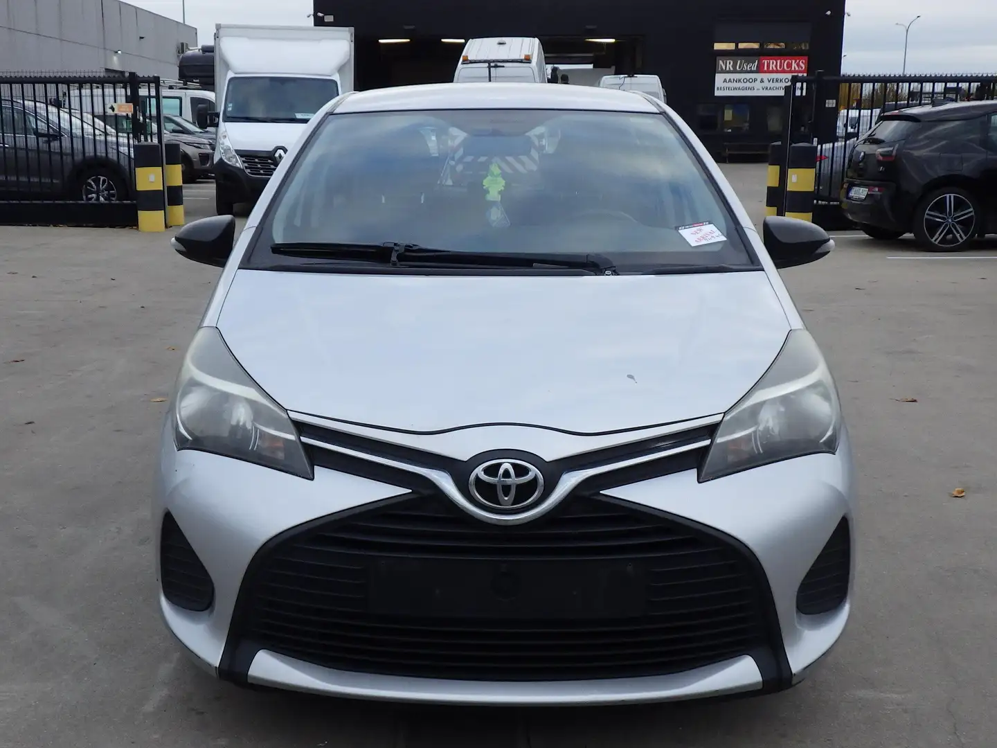 Toyota Yaris (Stock ID 94944) Silber - 2