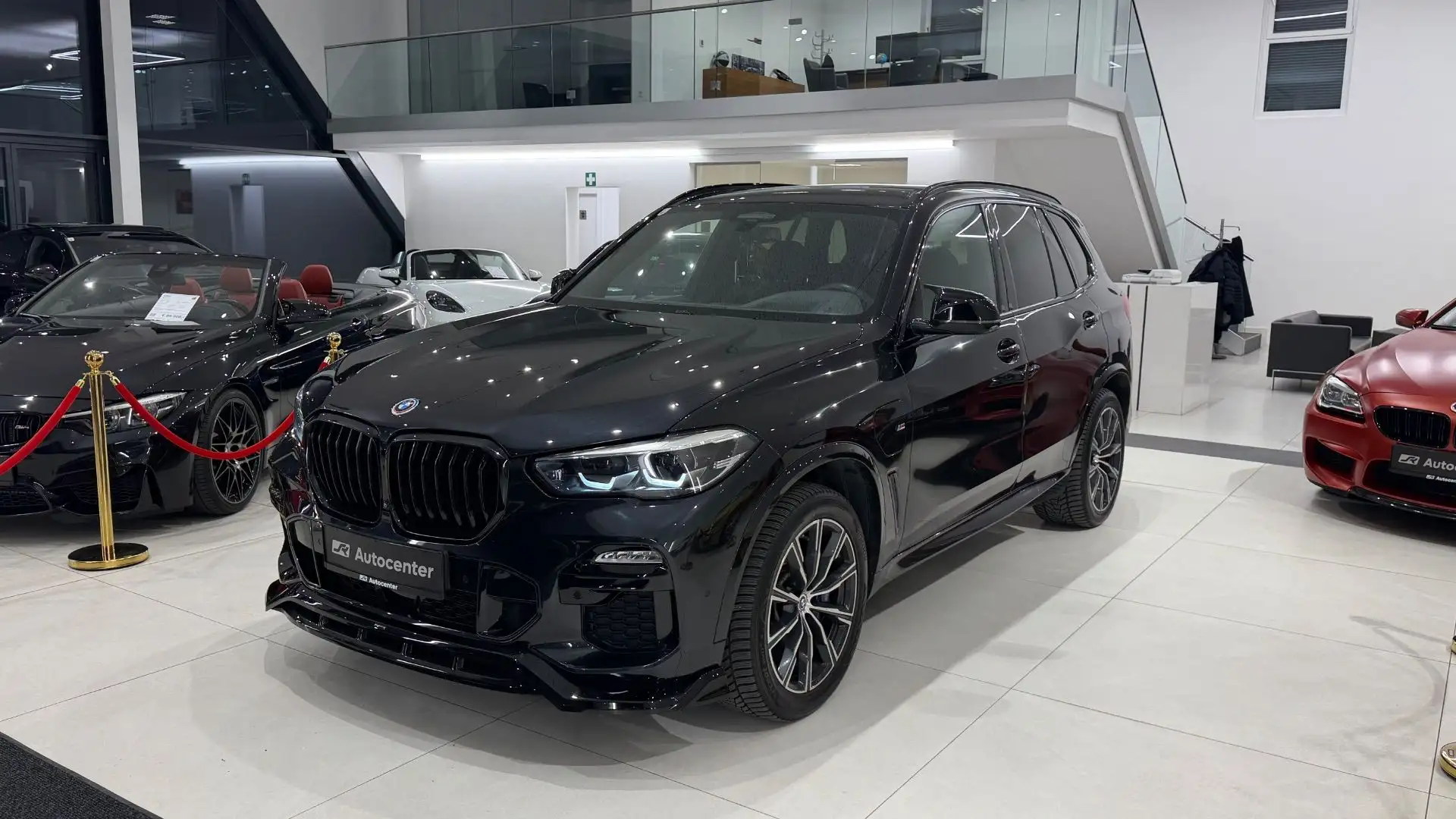 BMW X5 xDrive45e PHEV Aut. Schwarz - 1