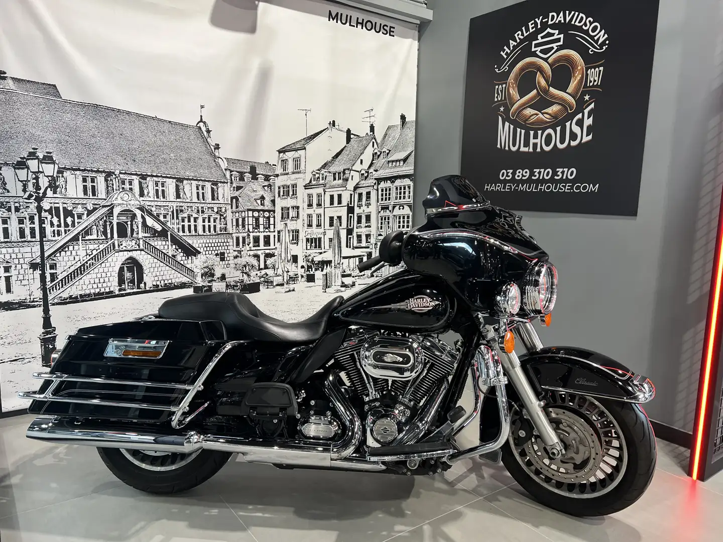 Harley-Davidson Electra Glide Noir - 1