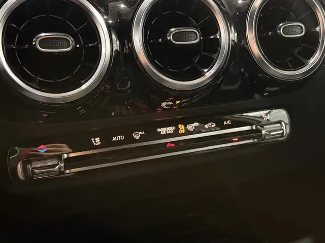 Mercedes-Benz B Class view 11