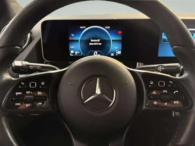 Mercedes-Benz B Class view 8
