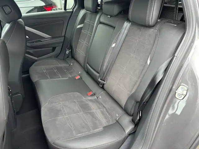 Opel Astra view 11