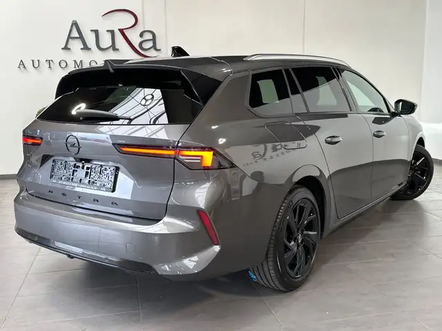 Opel Astra view 4