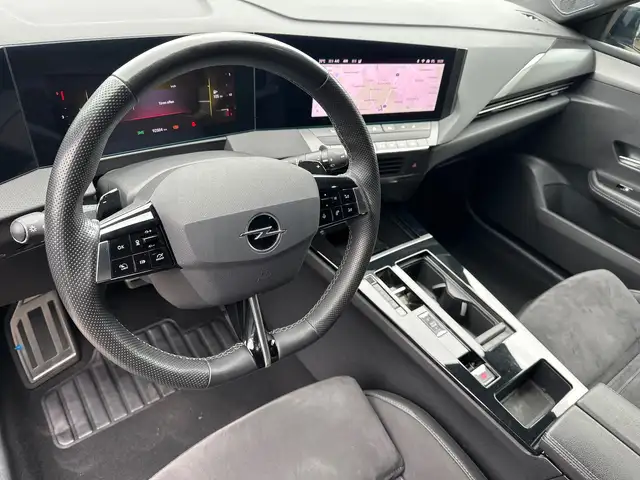 Opel Astra view 8