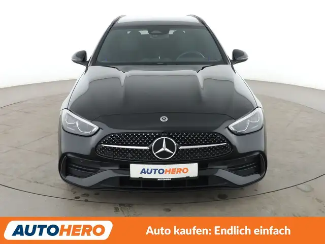 Mercedes-Benz 220 view 9