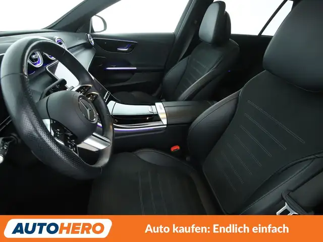 Mercedes-Benz 220 view 10