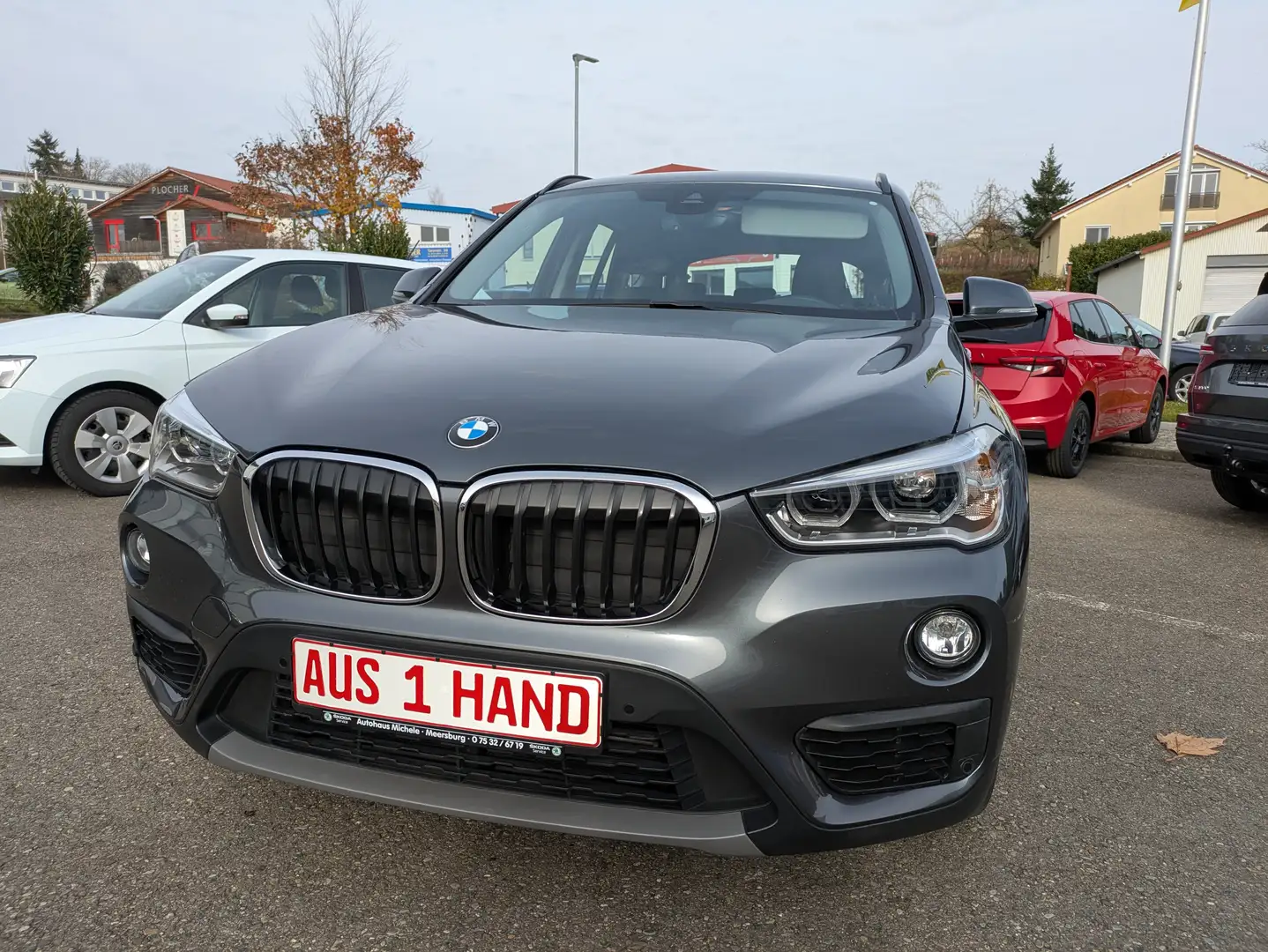 BMW X1 sDrive 18 i Advantage / AHK / LED / el. Heckklappe Grau - 1