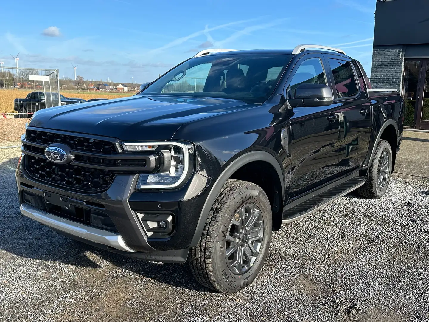 Ford Ranger 2.0 BiTurbo 205pk Wildtrak- -jaar garantie Zwart - 1