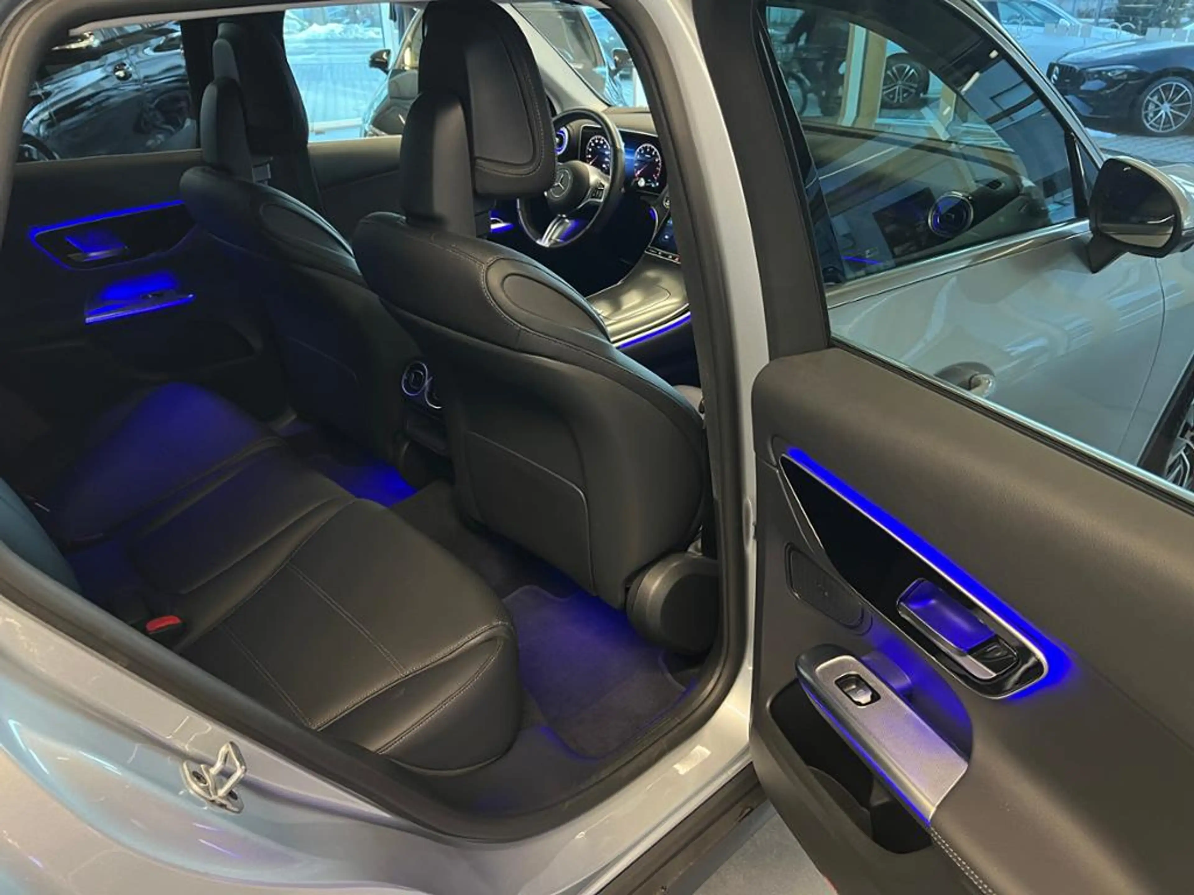 Mercedes-Benz GLC 200 4M Avantgarde AHK 360 Distron Totw. Memo — photo 11
