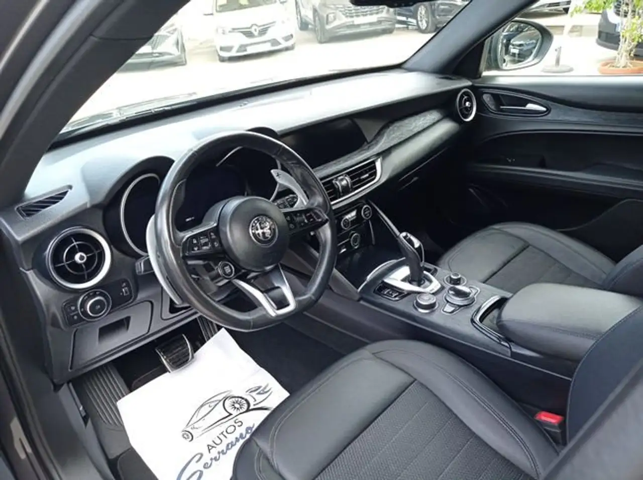 Alfa Romeo Stelvio 2023 — фото 13