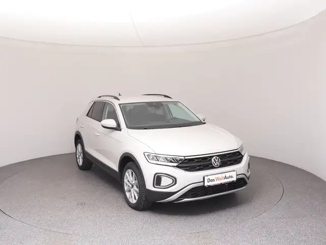 Volkswagen T-Roc view 2
