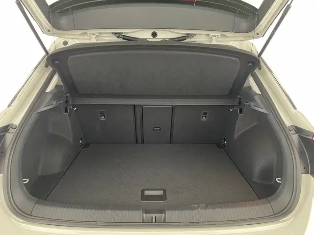 Volkswagen T-Roc view 7