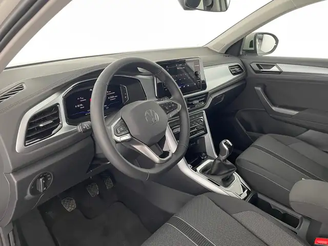 Volkswagen T-Roc view 8