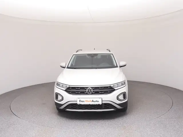 Volkswagen T-Roc view 3
