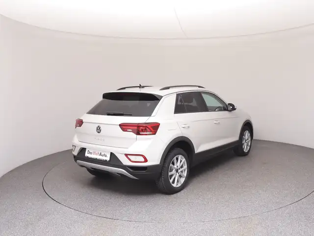 Volkswagen T-Roc view 4
