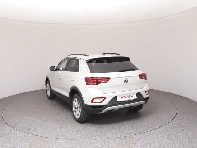 Volkswagen T-Roc view 5
