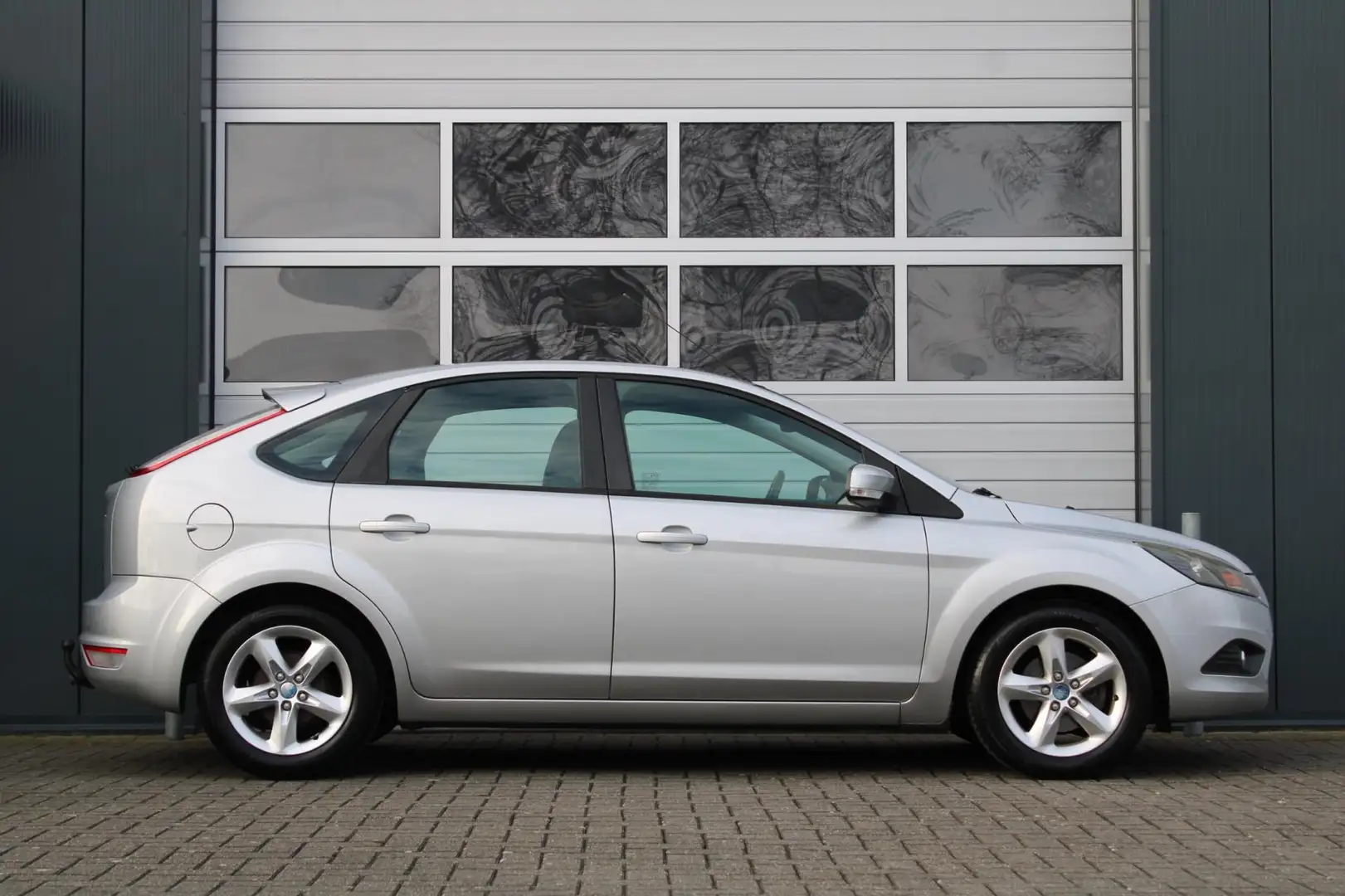 Ford Focus 1.6 Comfort 5-Deurs Airco/Cruise/Bluetooth/Elek.Ra Gris - 2