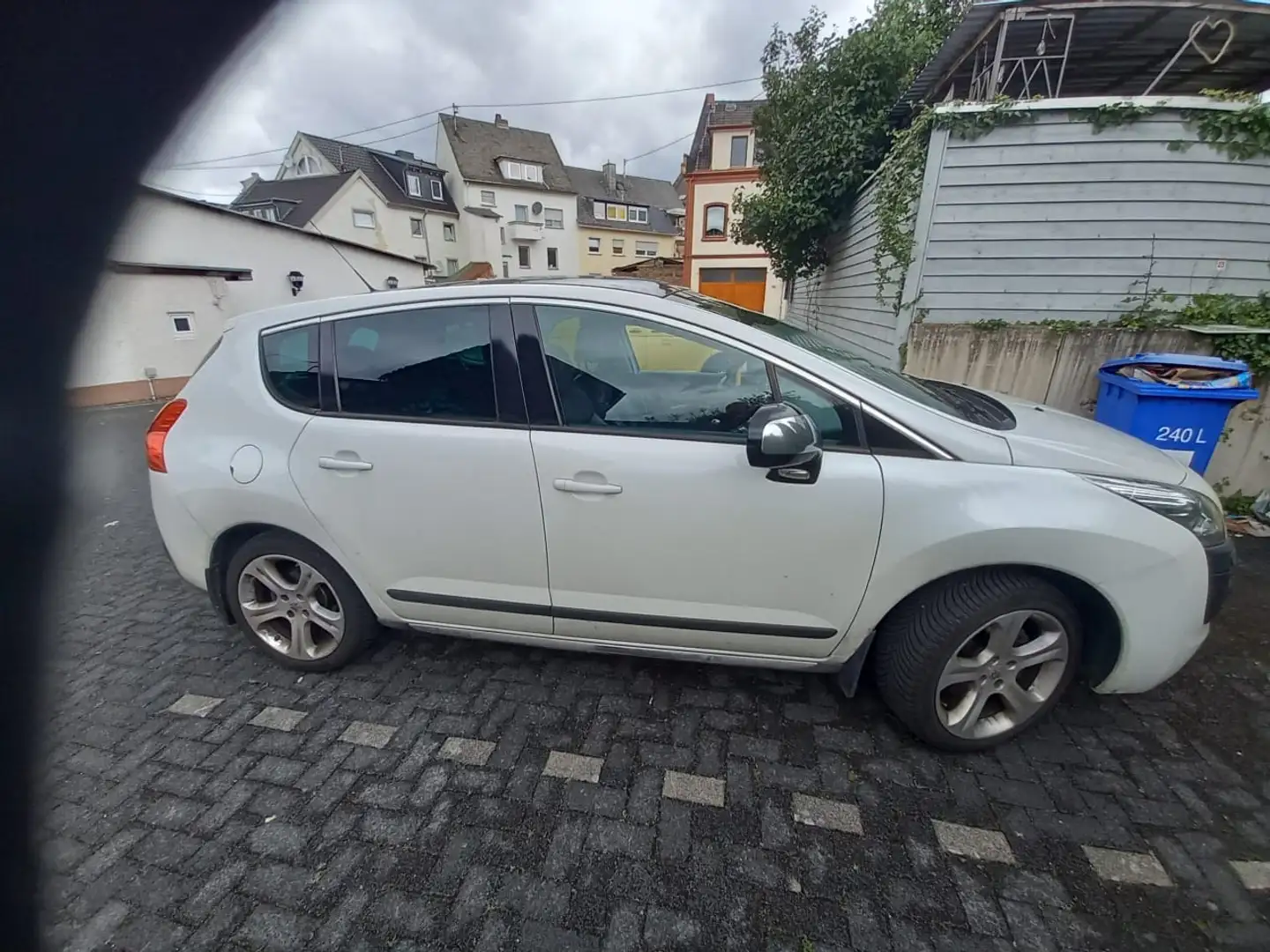 Peugeot 3008 HDi FAP 110 Premium - 2
