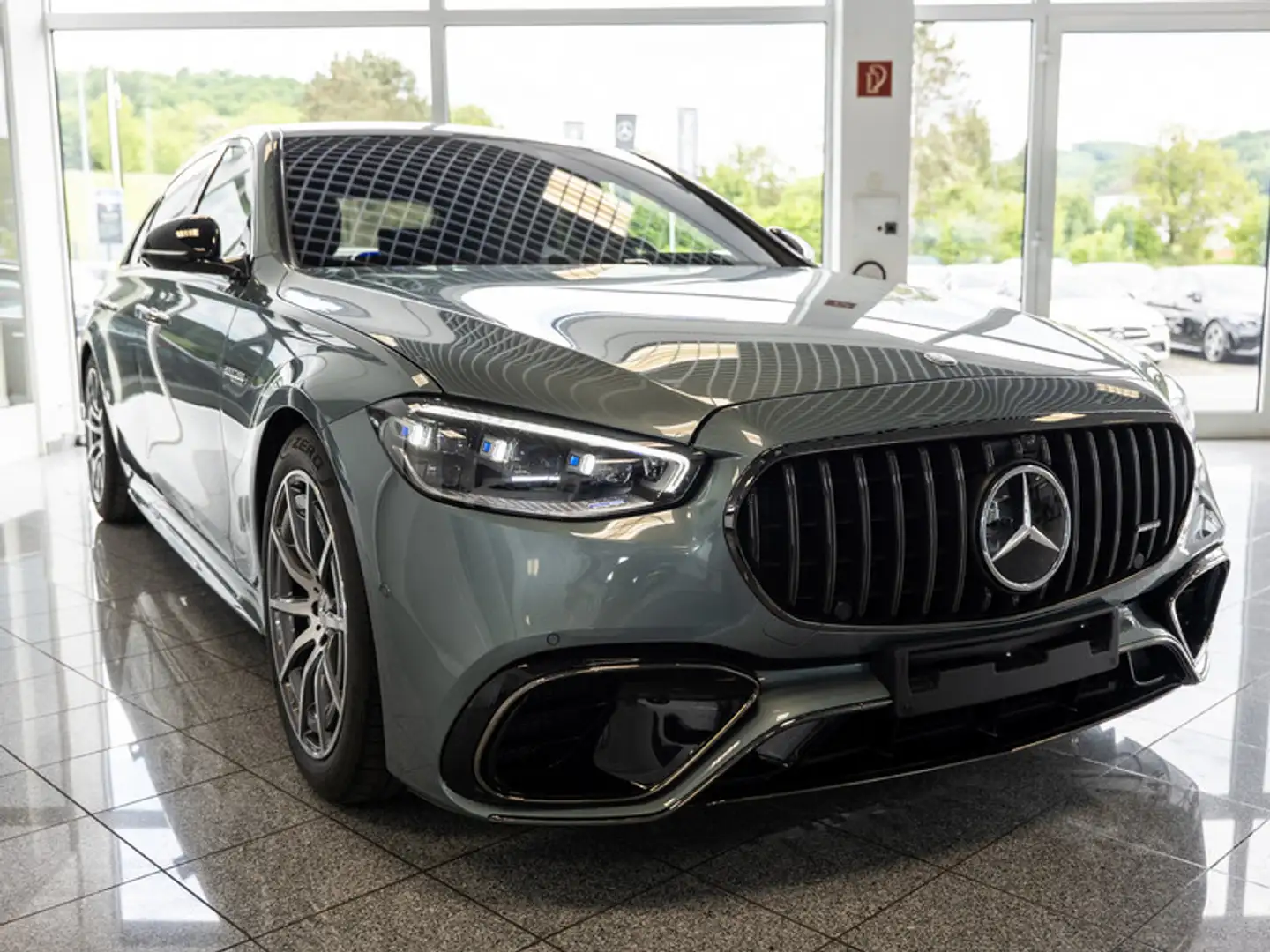 Mercedes-Benz S 63 AMG E Performance L MANUFAKTUR/Pano/Burm/20 Argento - 2