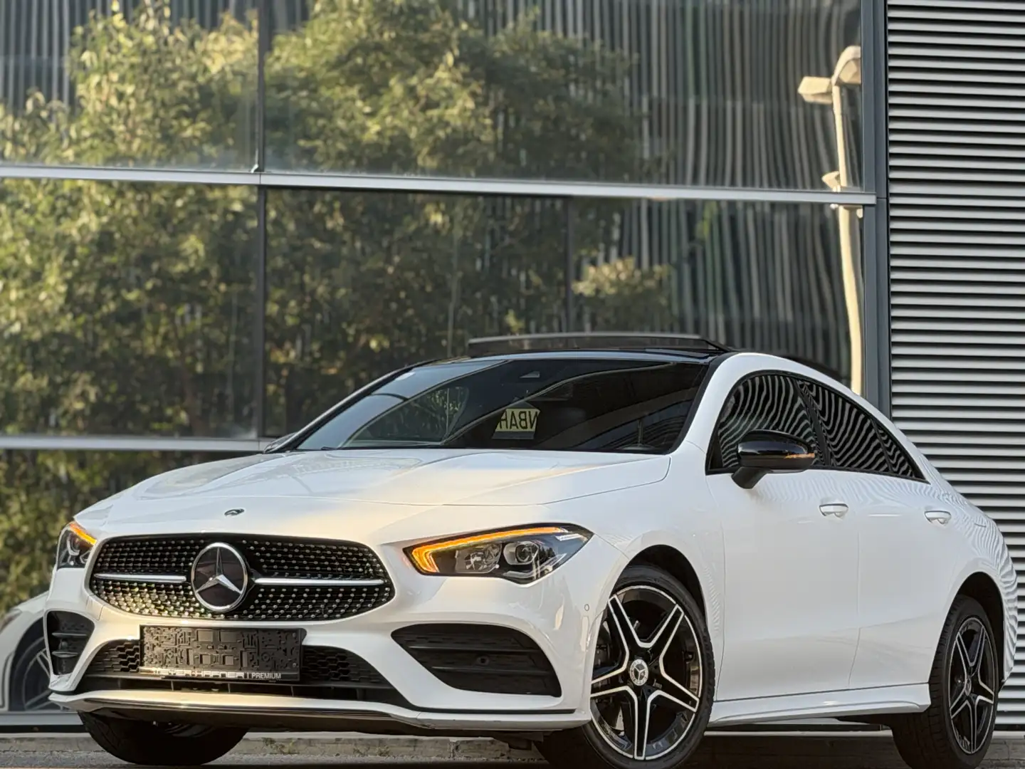 Mercedes-Benz CLA 250 CLA 250 e Aut.|AMG-LINE|KEYLESS|PANO|WIDESCREEN Weiß - 2