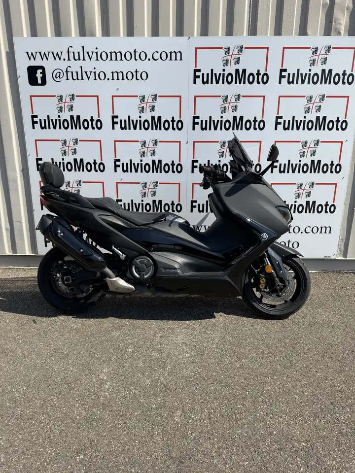 Yamaha Tmax 560
