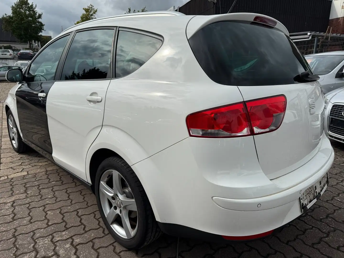 SEAT Altea XL 2.0 TDI Klimaautomatik,PDC,NAVI,6-Gang Weiß - 2
