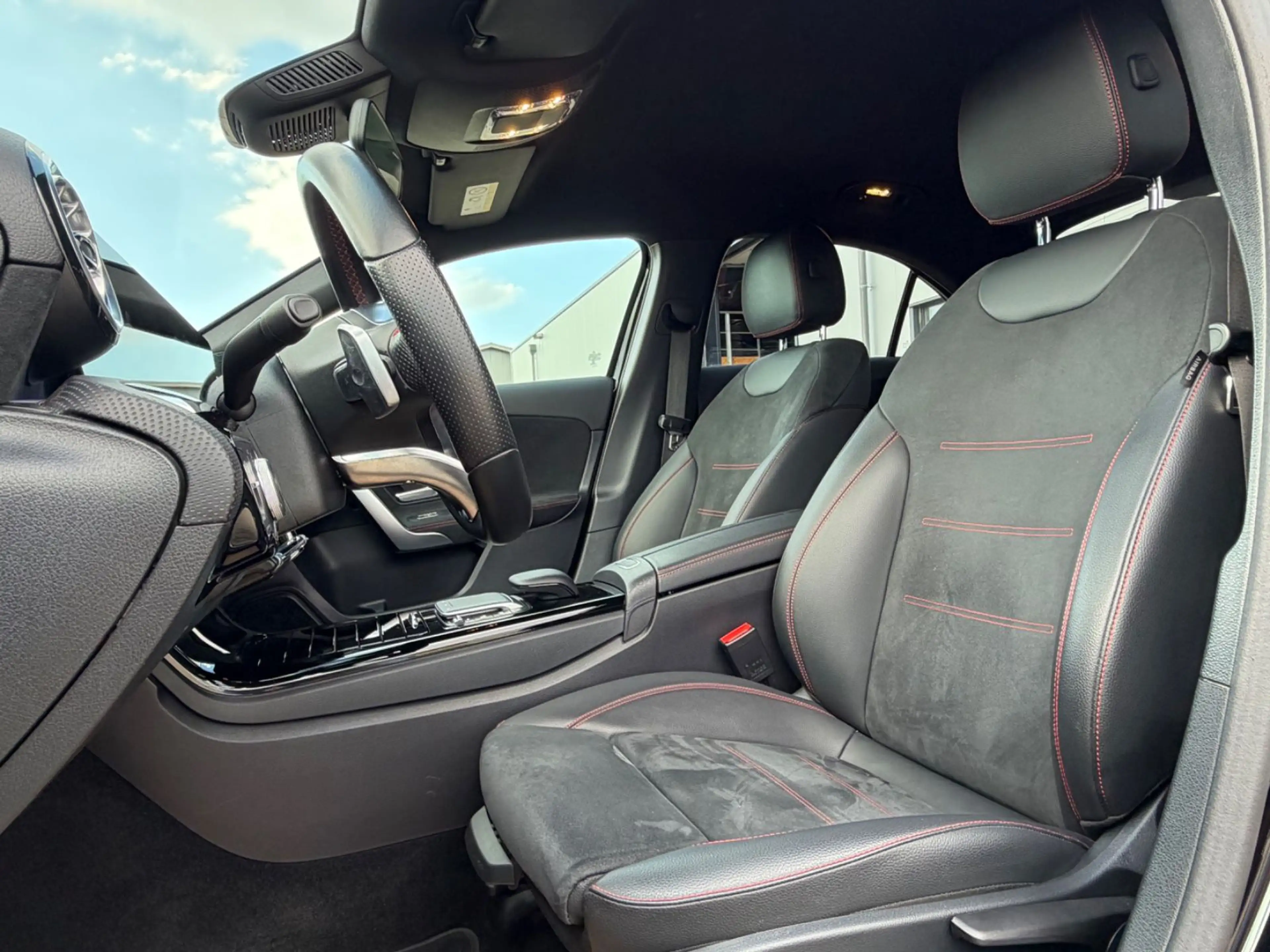 Mercedes-Benz A 200 Lim AMG Night Wide Kamera Carplay LED SHZ — photo 12