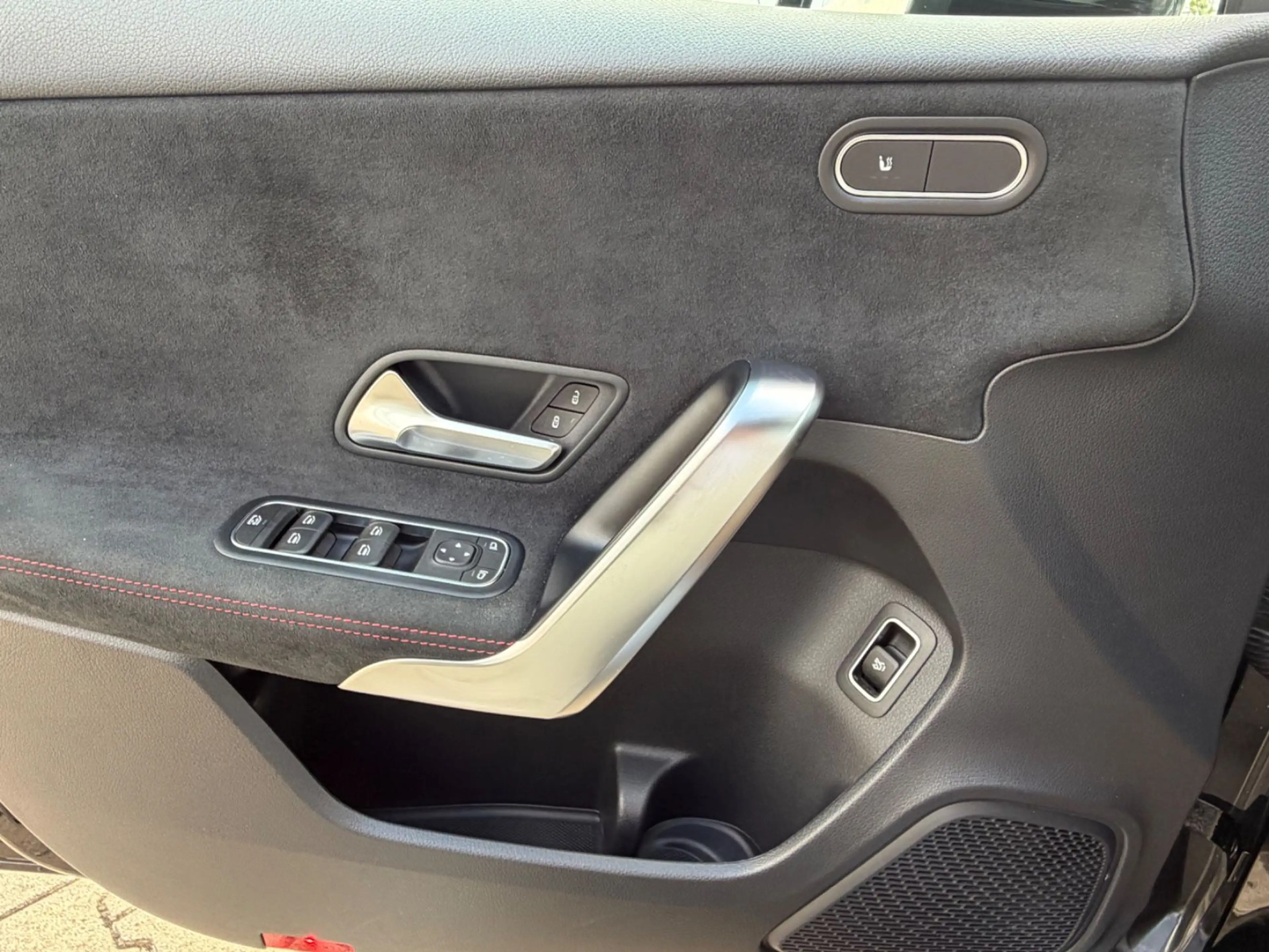 Mercedes-Benz A 200 Lim AMG Night Wide Kamera Carplay LED SHZ — photo 13