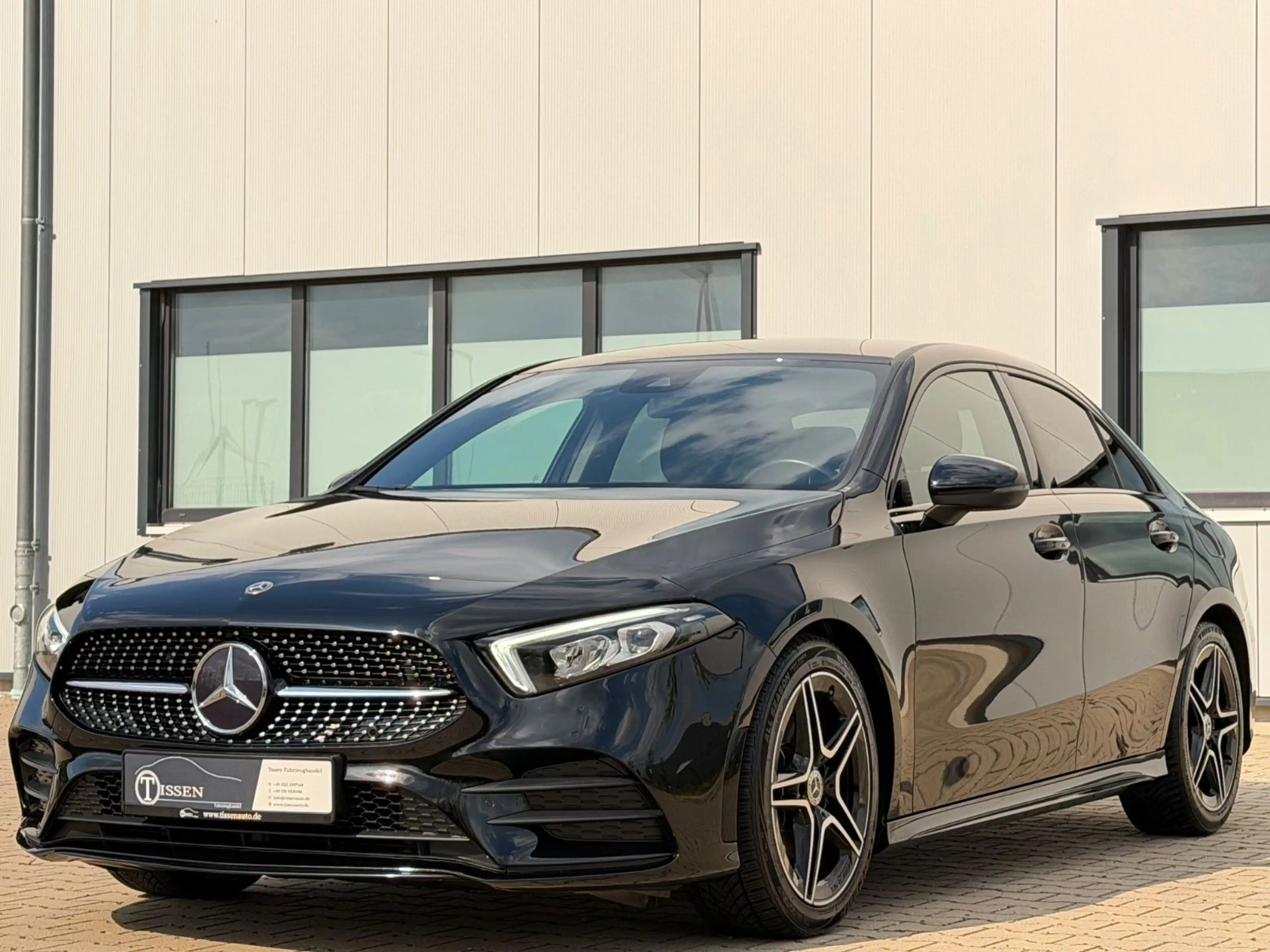 Mercedes-Benz A 200 Lim AMG Night Wide Kamera Carplay LED SHZ