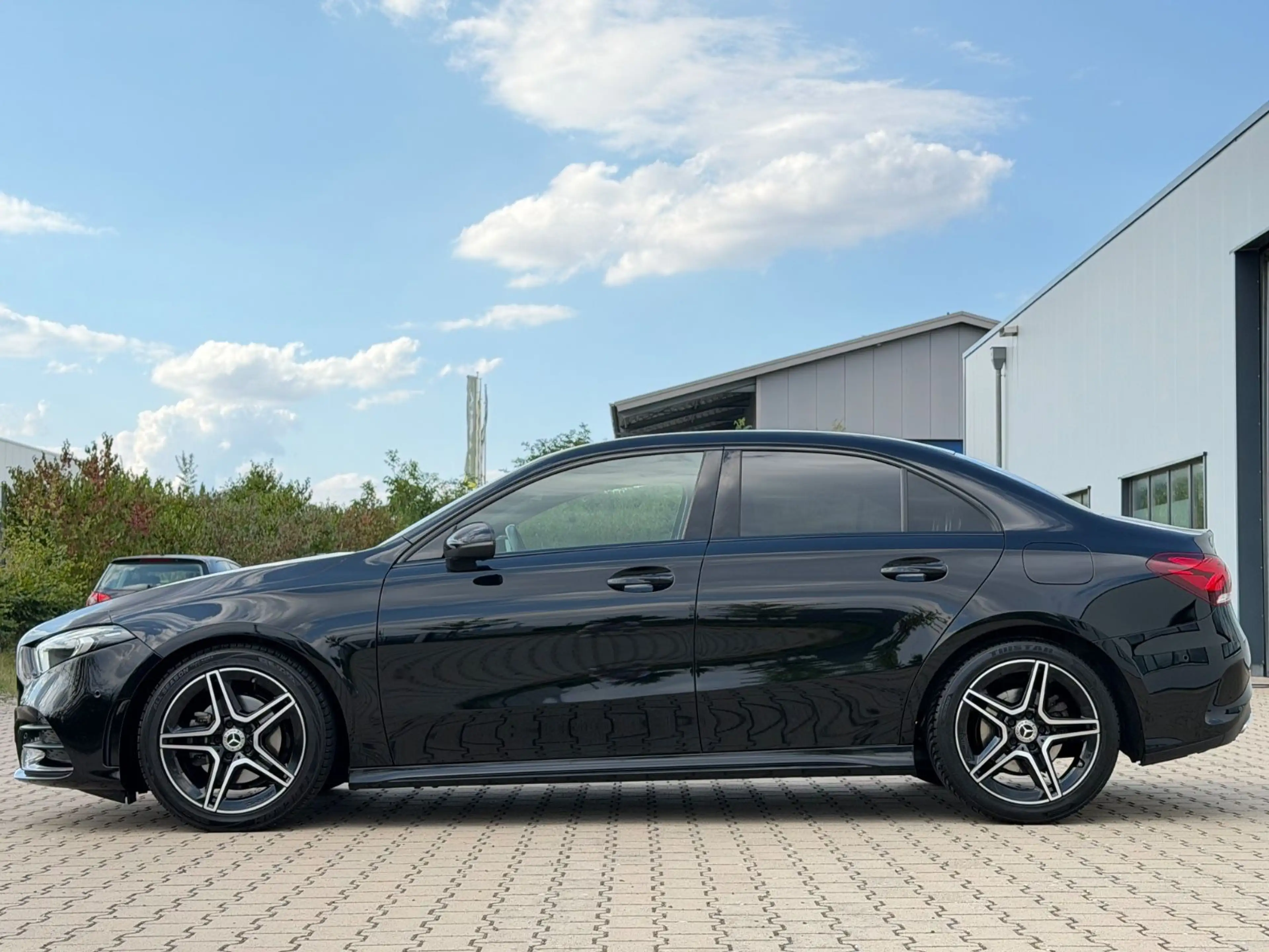 Mercedes-Benz A 200 Lim AMG Night Wide Kamera Carplay LED SHZ — photo 8