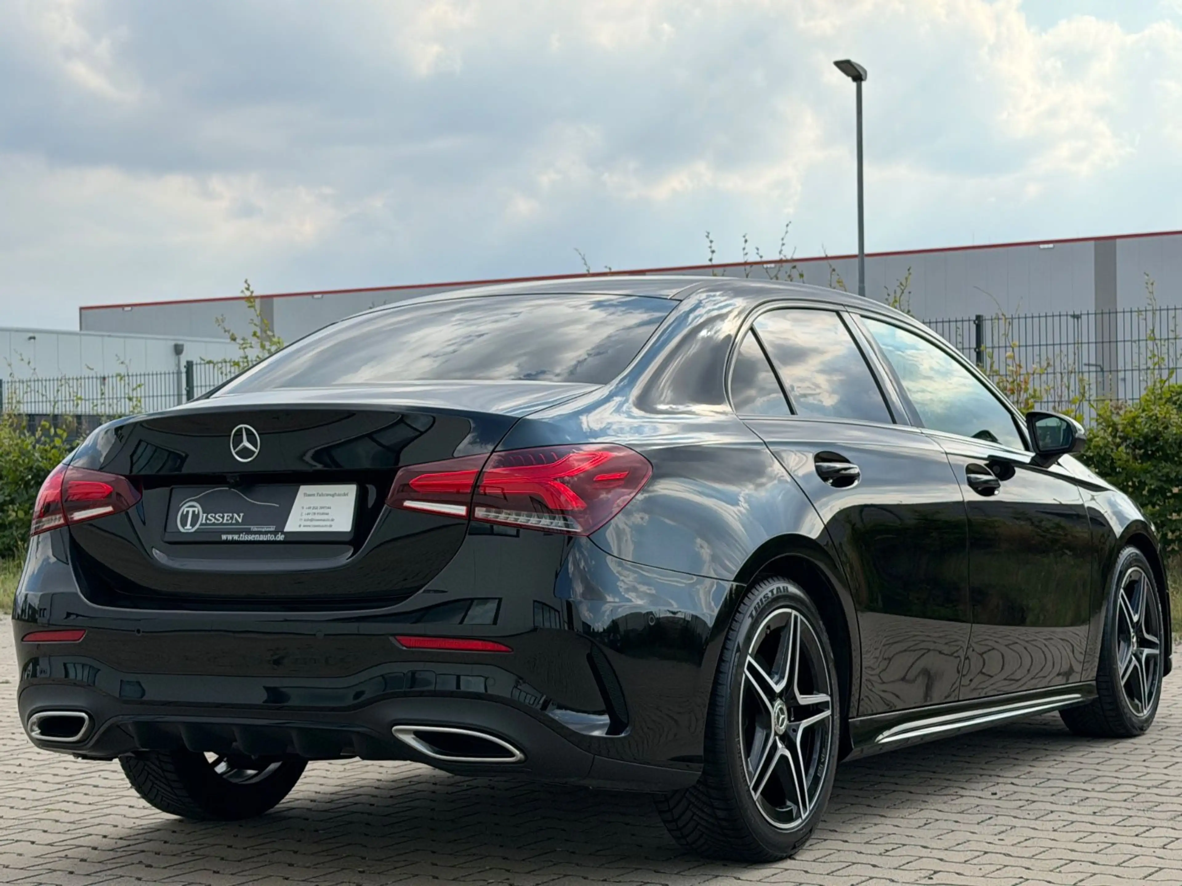 Mercedes-Benz A 200 Lim AMG Night Wide Kamera Carplay LED SHZ — photo 5