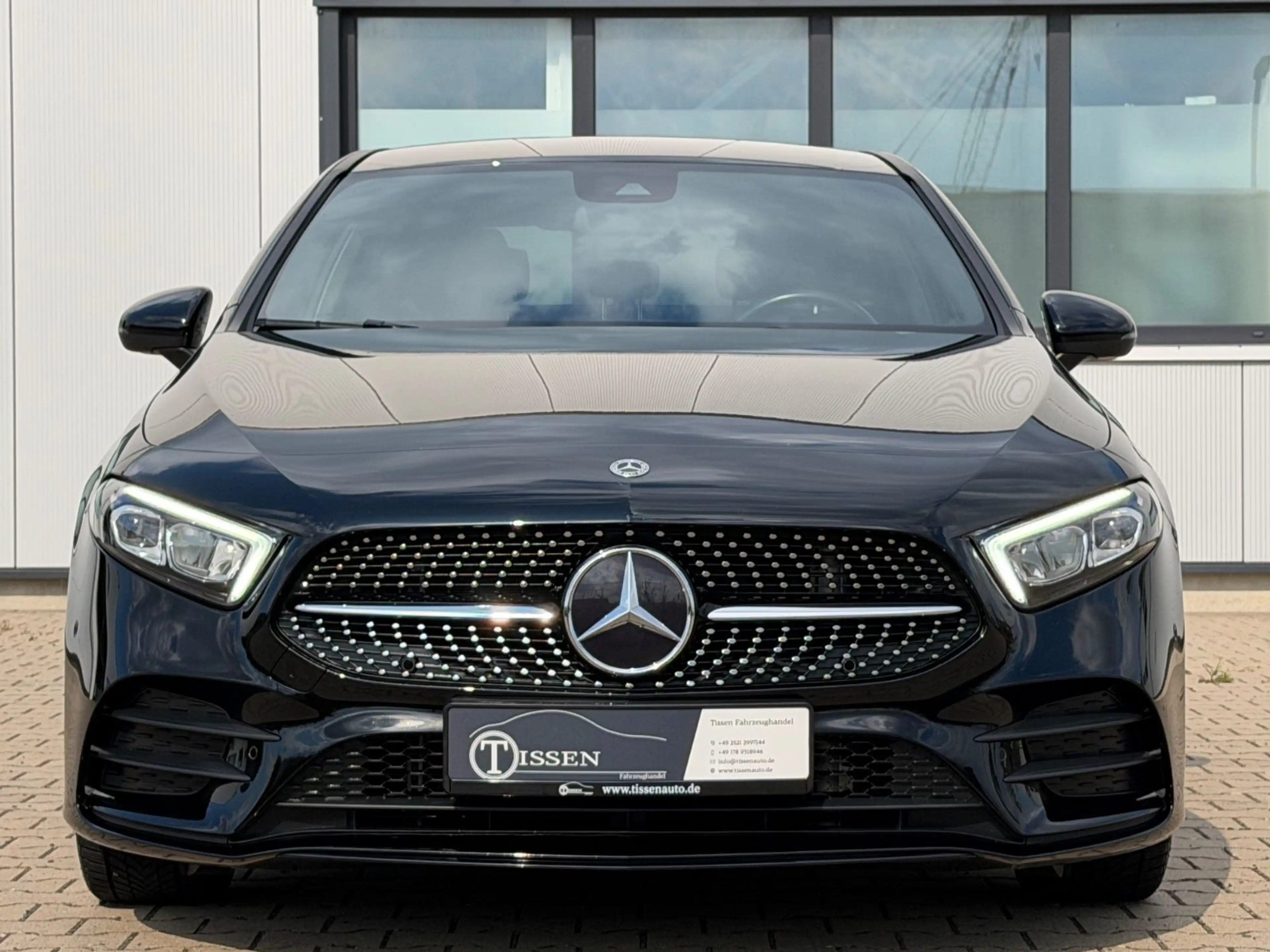 Mercedes-Benz A 200 Lim AMG Night Wide Kamera Carplay LED SHZ — photo 2