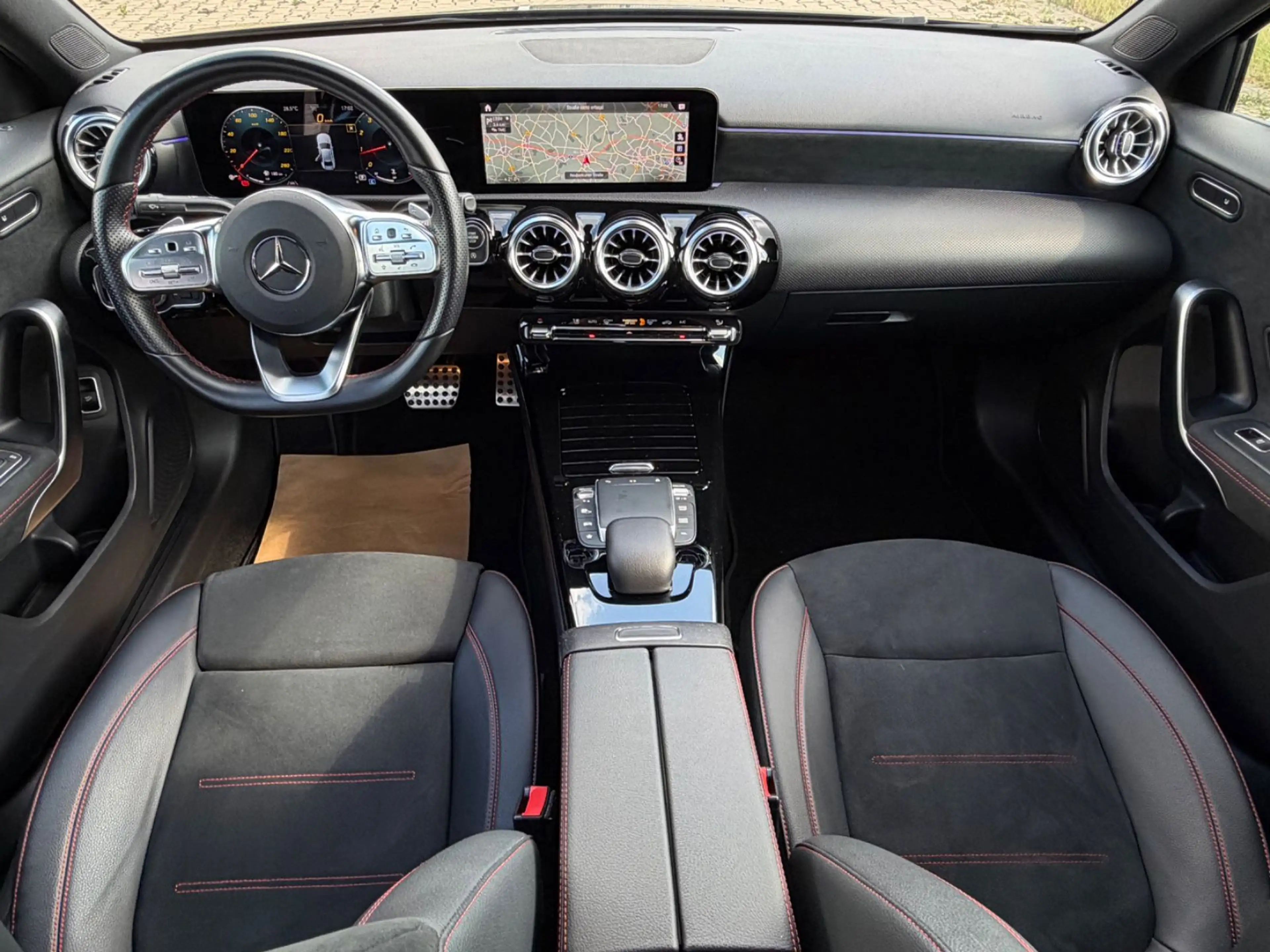 Mercedes-Benz A 200 Lim AMG Night Wide Kamera Carplay LED SHZ — photo 10