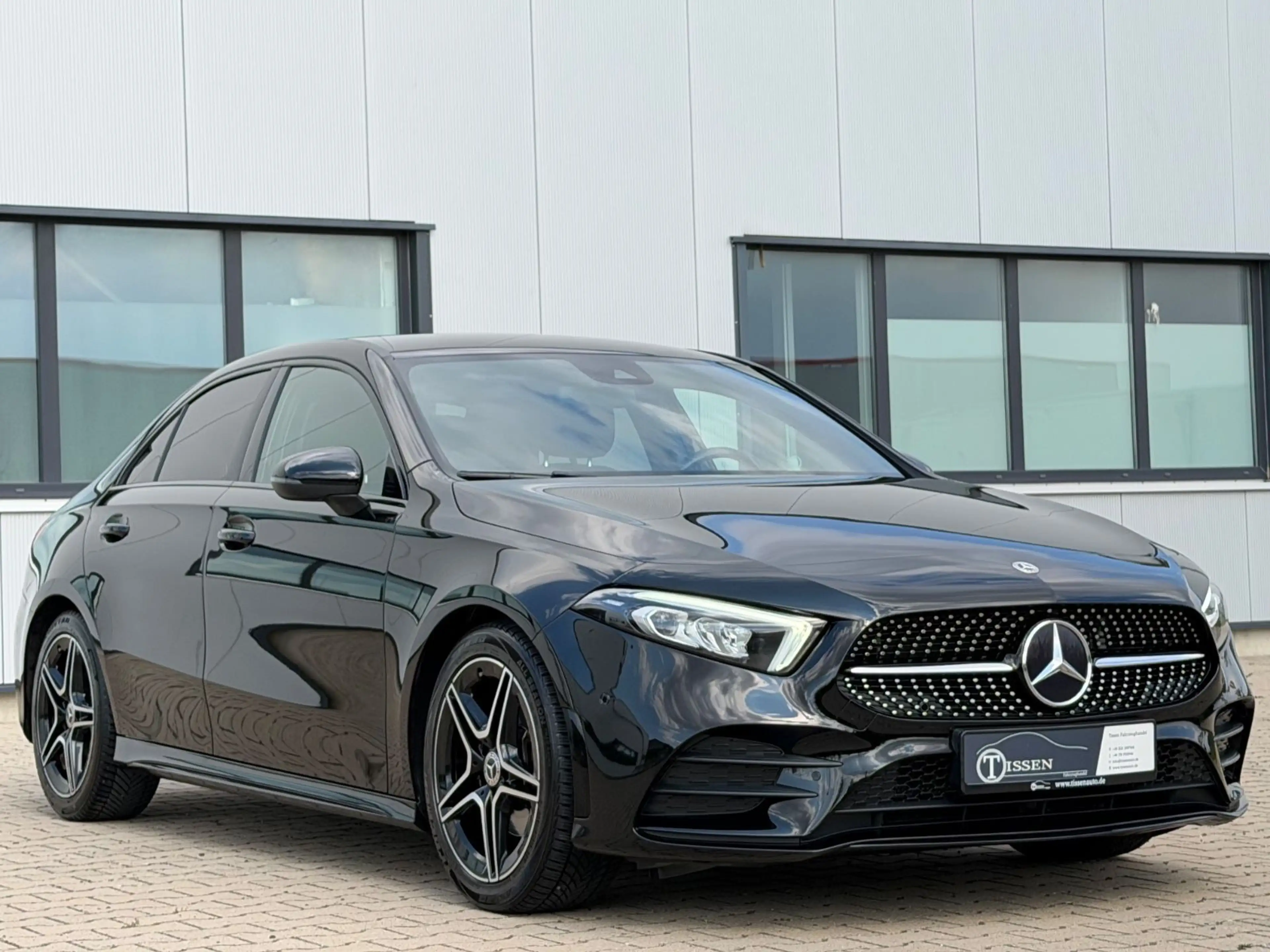 Mercedes-Benz A 200 Lim AMG Night Wide Kamera Carplay LED SHZ — photo 3