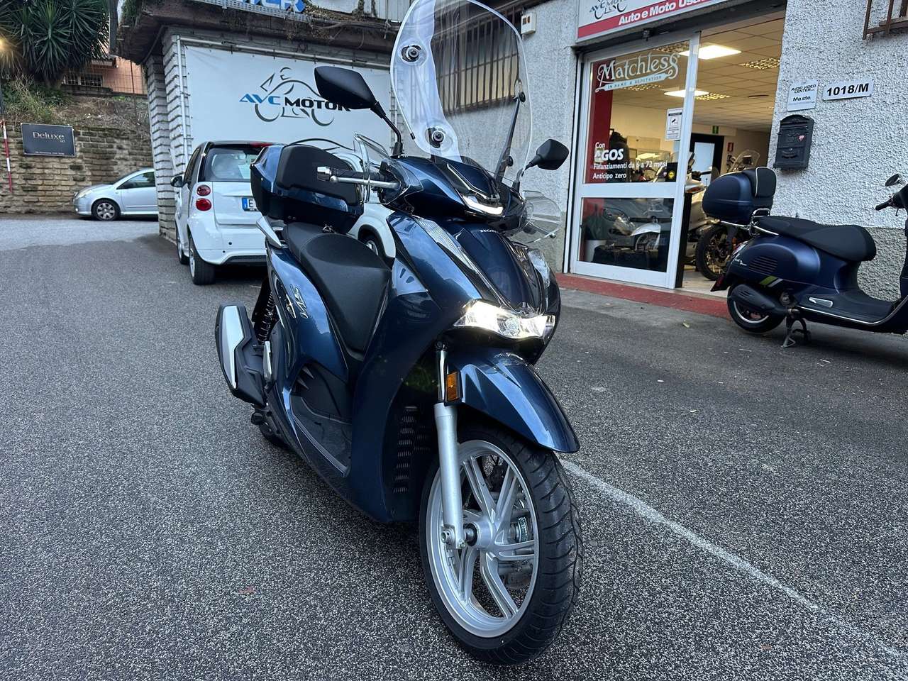 Honda SH 350i 05/2023 KM.3190 ANTIFURTO