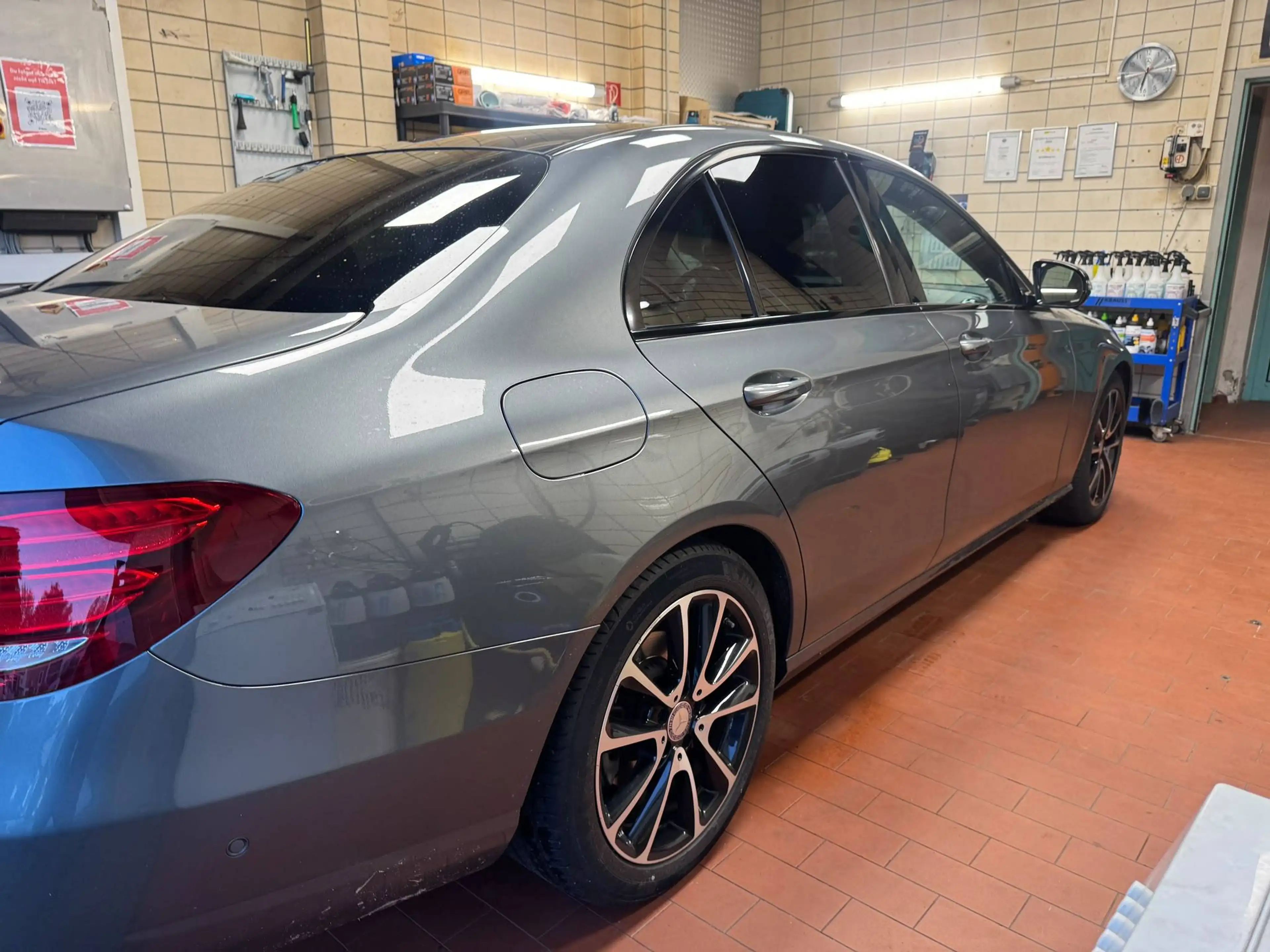 Mercedes-Benz E 220 E 220 d Avantgarde 9G-Tronic Scheckheft MB AHK LED — photo 7