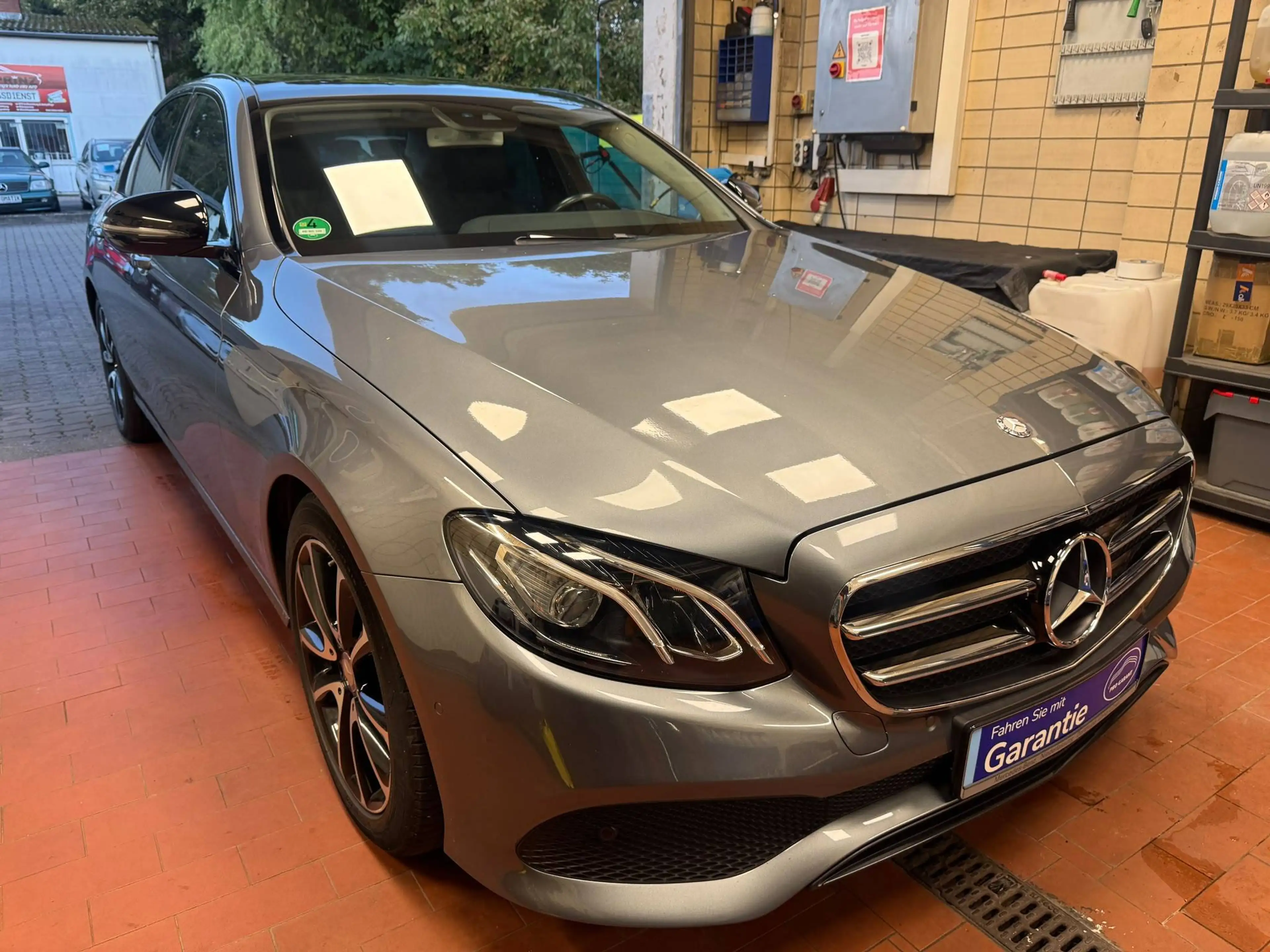 Mercedes-Benz E 220 E 220 d Avantgarde 9G-Tronic Scheckheft MB AHK LED — photo 8