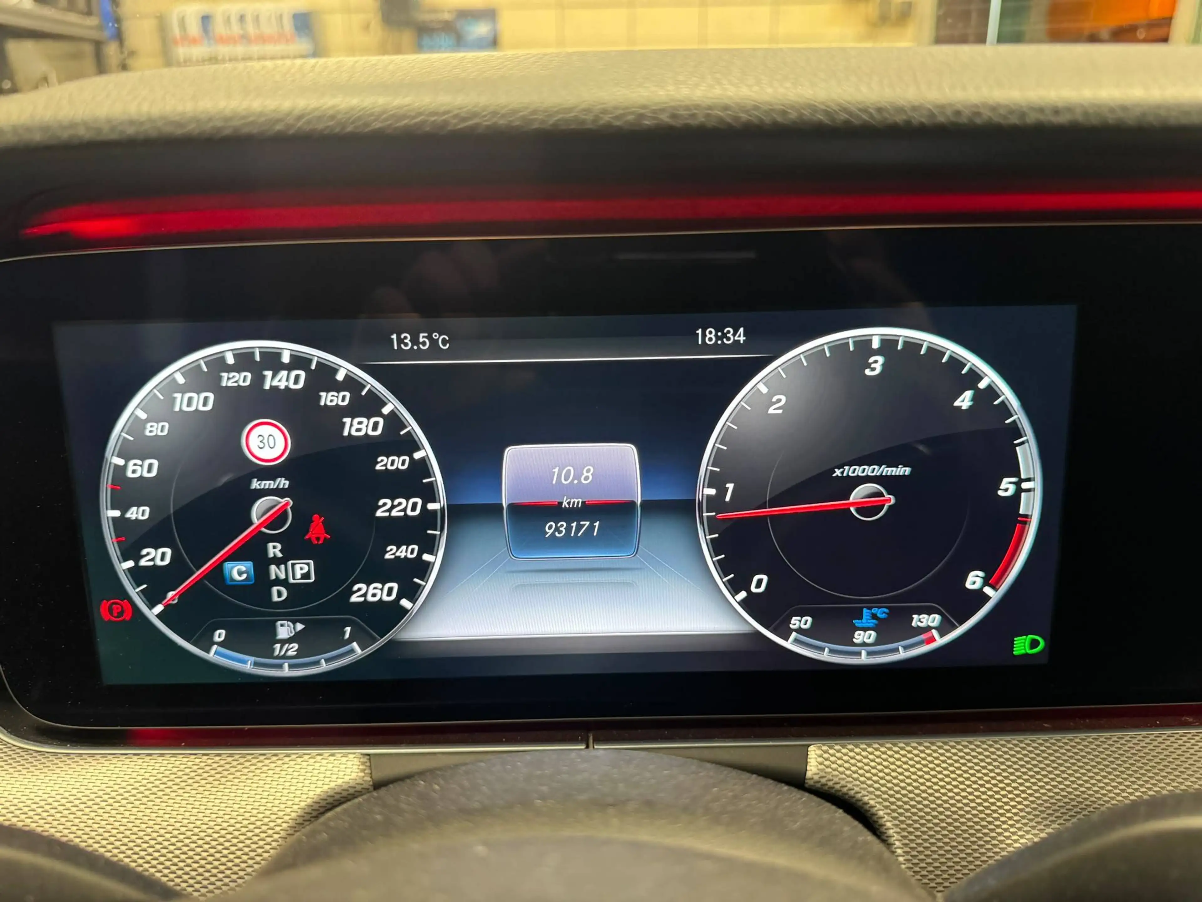 Mercedes-Benz E 220 E 220 d Avantgarde 9G-Tronic Scheckheft MB AHK LED — photo 13