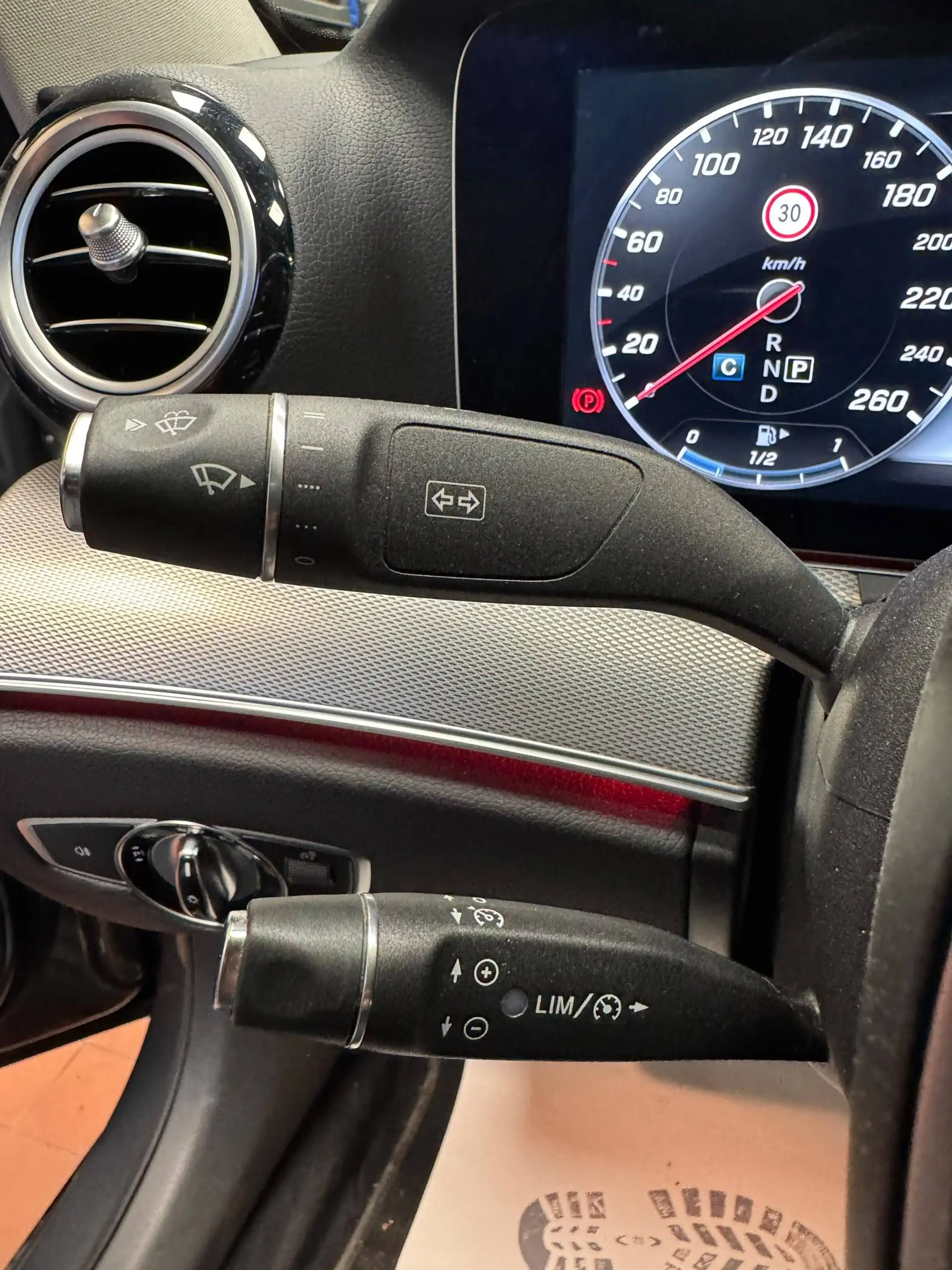 Mercedes-Benz E 220 E 220 d Avantgarde 9G-Tronic Scheckheft MB AHK LED — photo 14