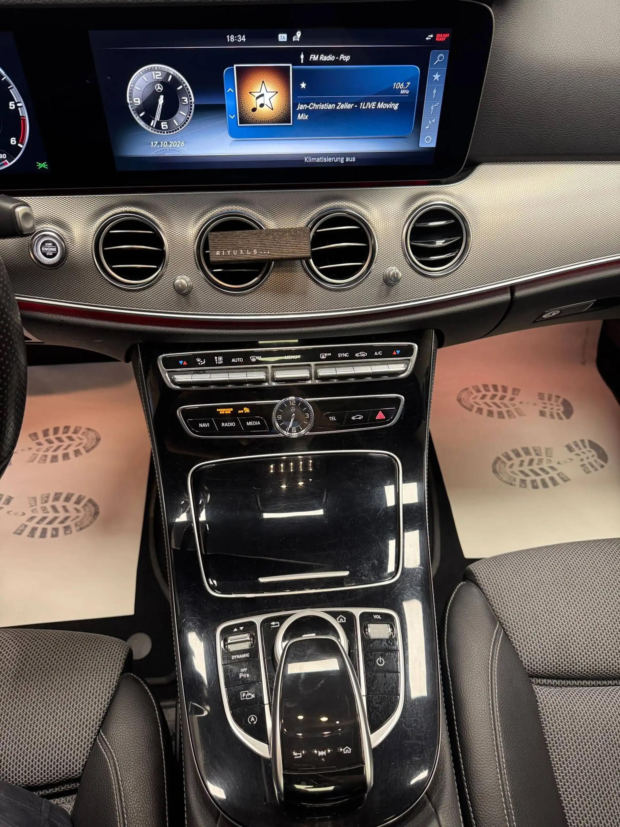 Mercedes-Benz E 220 E 220 d Avantgarde 9G-Tronic Scheckheft MB AHK LED — photo 12
