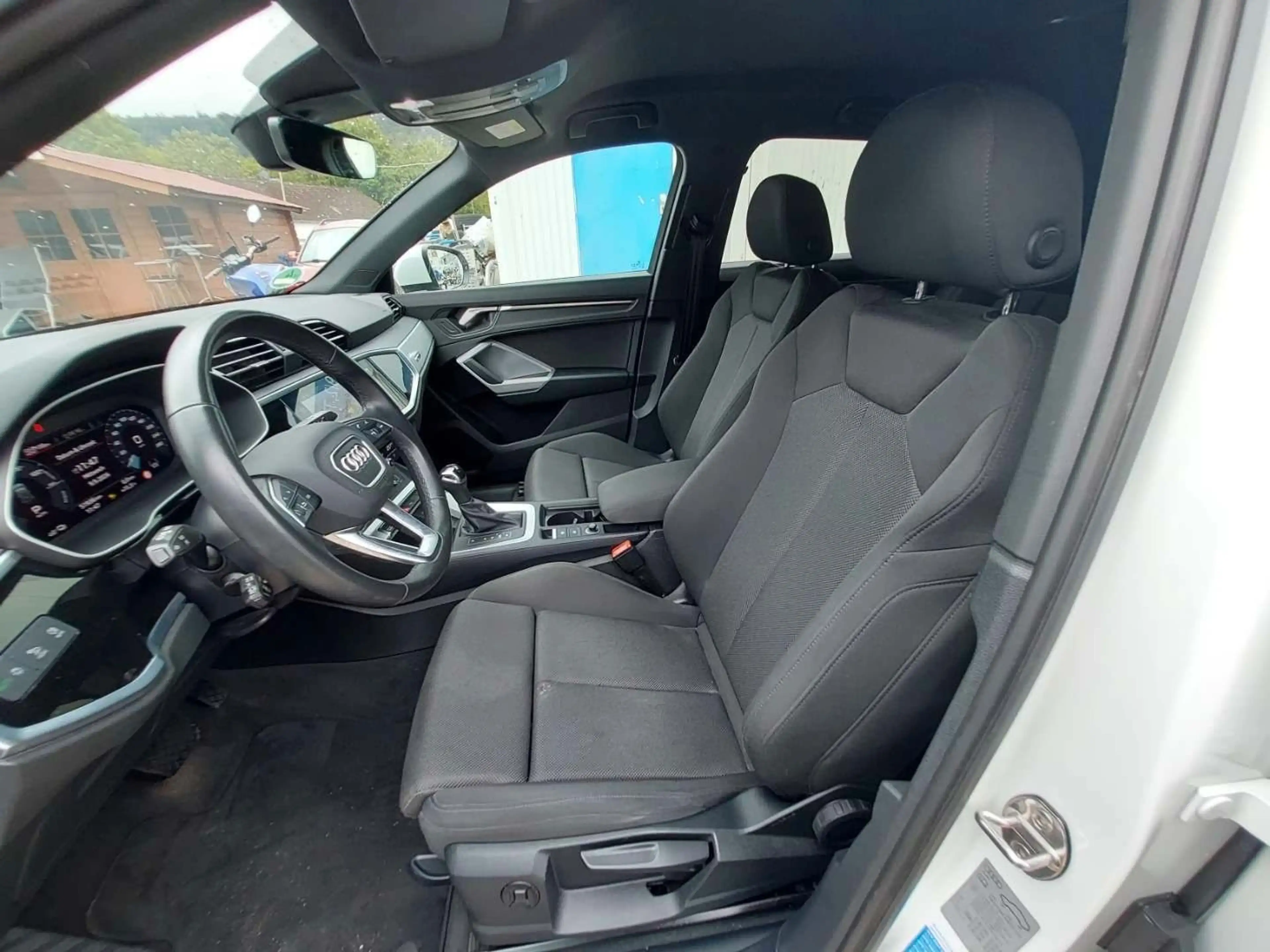 Audi Q3 45 TFSI S-LINE TOUCH/MFL/RFK/BT/TEMPOMAT — photo 11