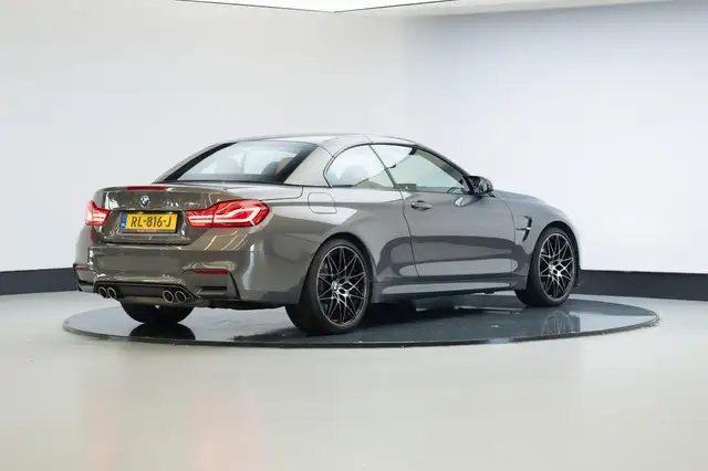 BMW M4 view 25