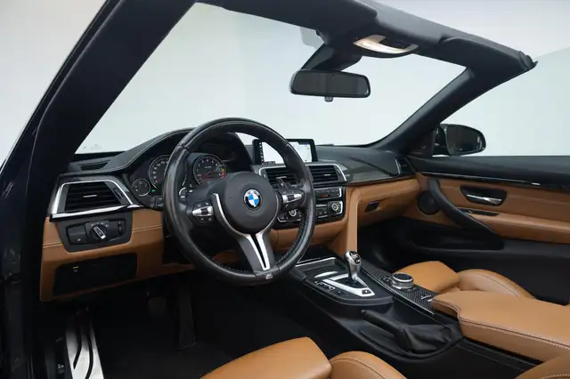 BMW M4 view 9