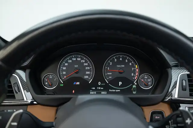 BMW M4 view 8