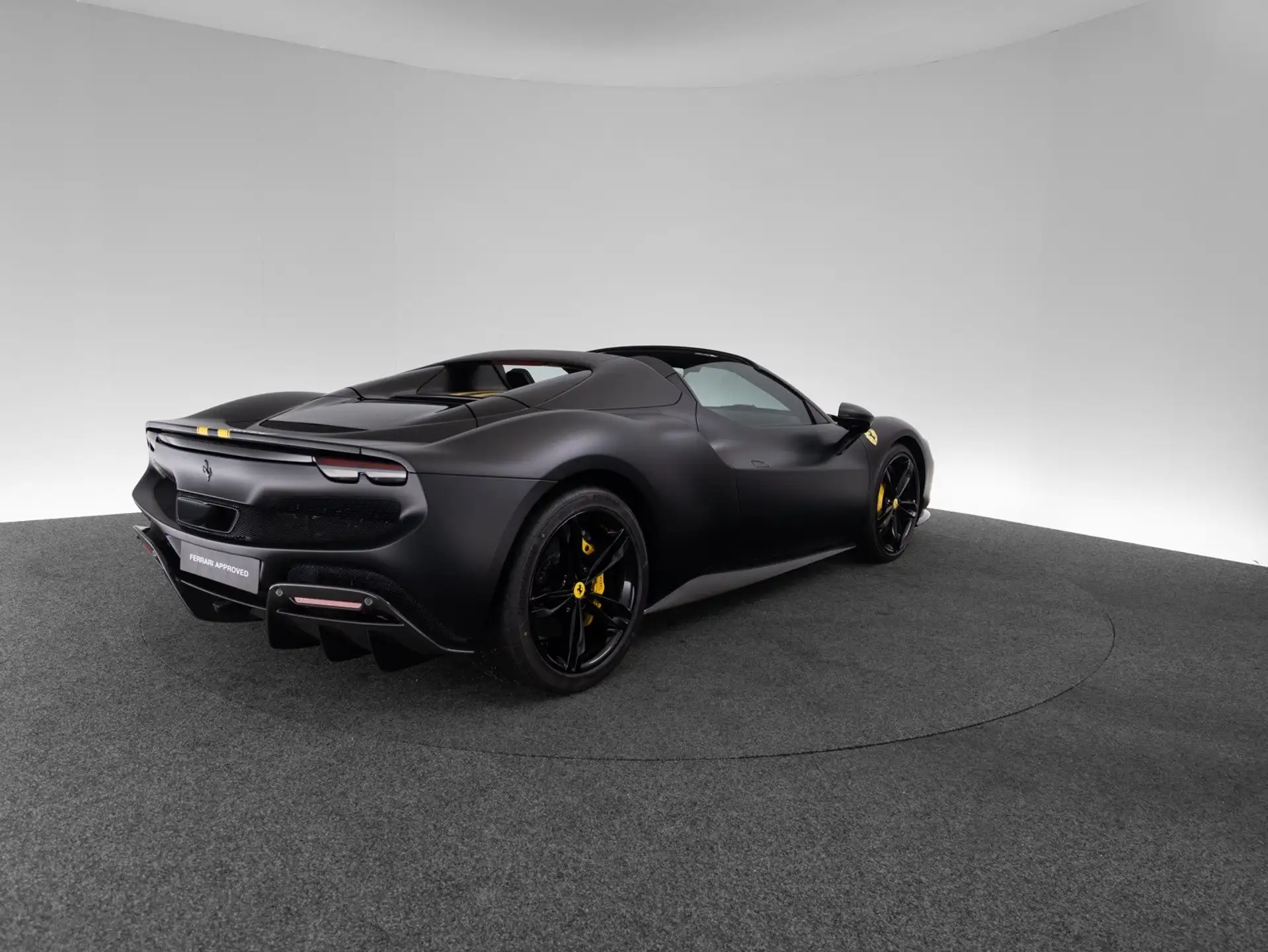 페라리 296 GTS 2024 검정 사진 7