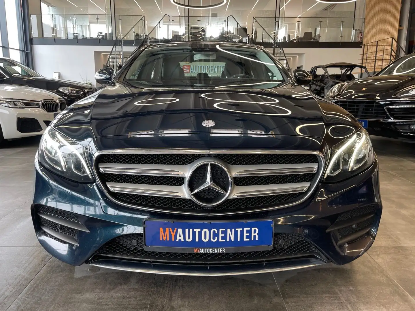 Mercedes-Benz E 350 d *LED*KAMERA*NAVI*PDC*BURMESTER*CARPLAY* Grün - 2